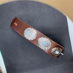 👢Concho Leather Brown Cuff Bracelet🐴